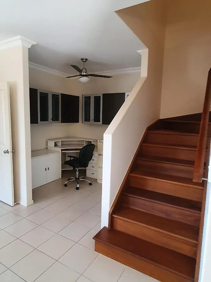 Holiday home Unit 2,15 Carlo Road- Rainbow Beach - Pool, Air Conditioning, Sleeps 6