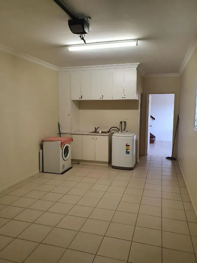 Unit 2,15 Carlo Road- Rainbow Beach - Pool, Air Conditioning, Sleeps 6 Holiday home