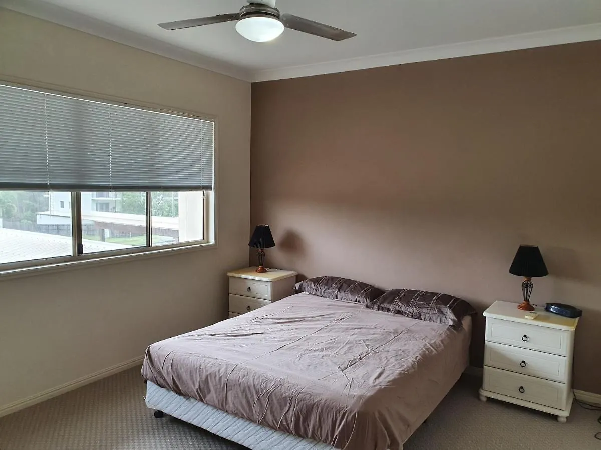 Unit 2,15 Carlo Road- Rainbow Beach - Pool, Air Conditioning, Sleeps 6 Prázdninový dům